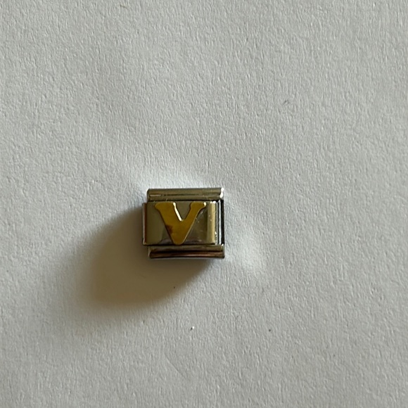 ZOPPINI (nomination) 2/$25 letter V bracelet link - Picture 2 of 5